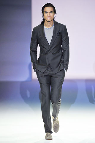 Giorgio Armani / - 2011